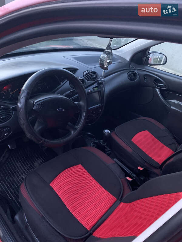 Хэтчбек Ford Focus 2000 в Виноградове фото 6 Хэтчбек Ford Focus 2000 в Виноградове