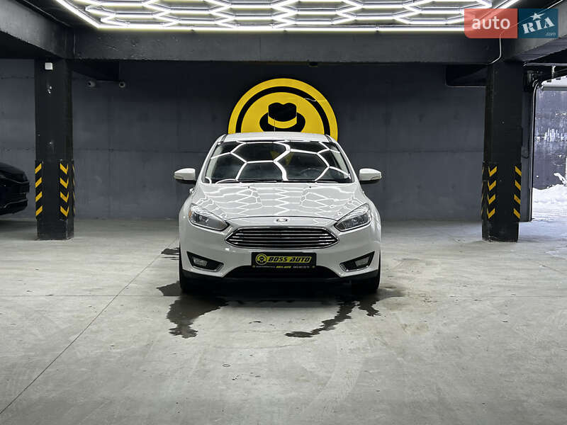Хетчбек Ford Focus 2016 в Чернівцях
