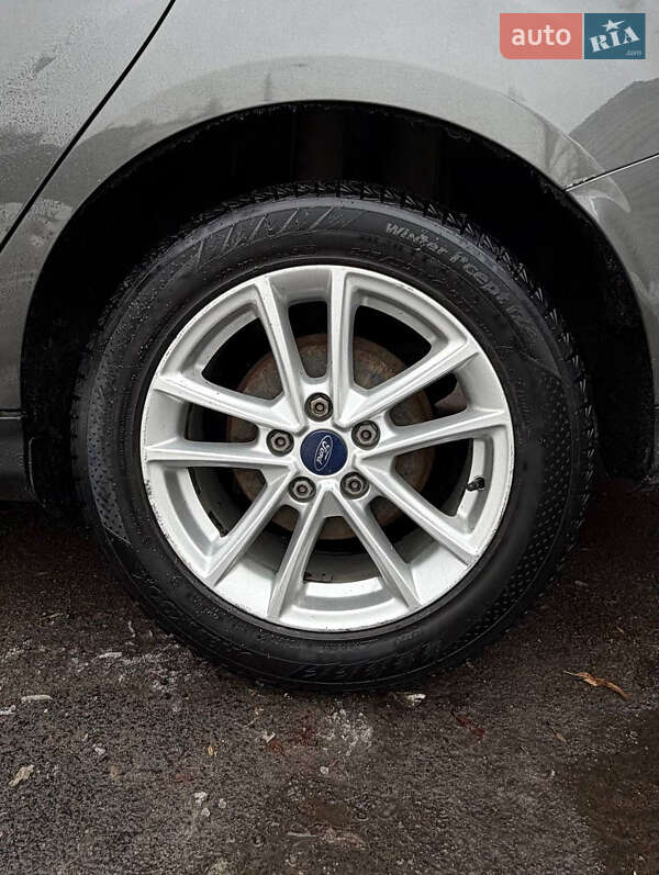 Седан Ford Focus 2015 в Києві