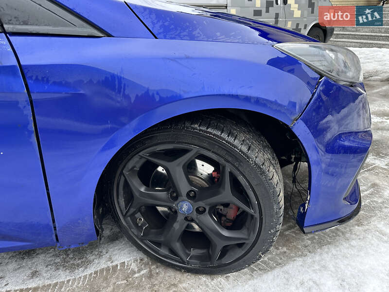 Хэтчбек Ford Focus 2013 в Киеве