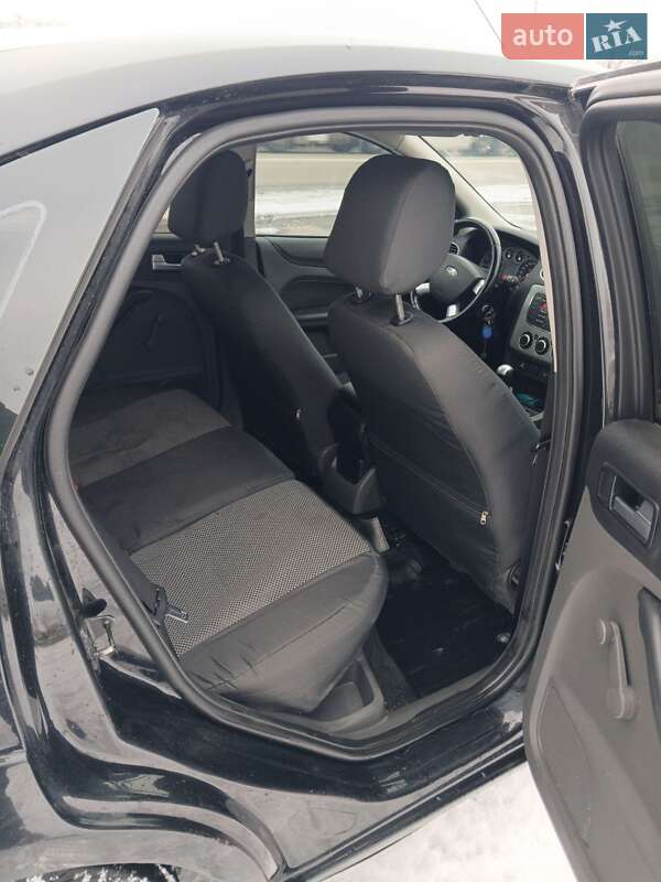 Хэтчбек Ford Focus 2007 в Киеве