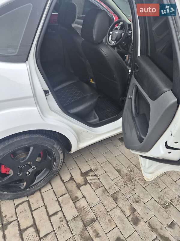 Хэтчбек Ford Focus 2010 в Ивано-Франковске