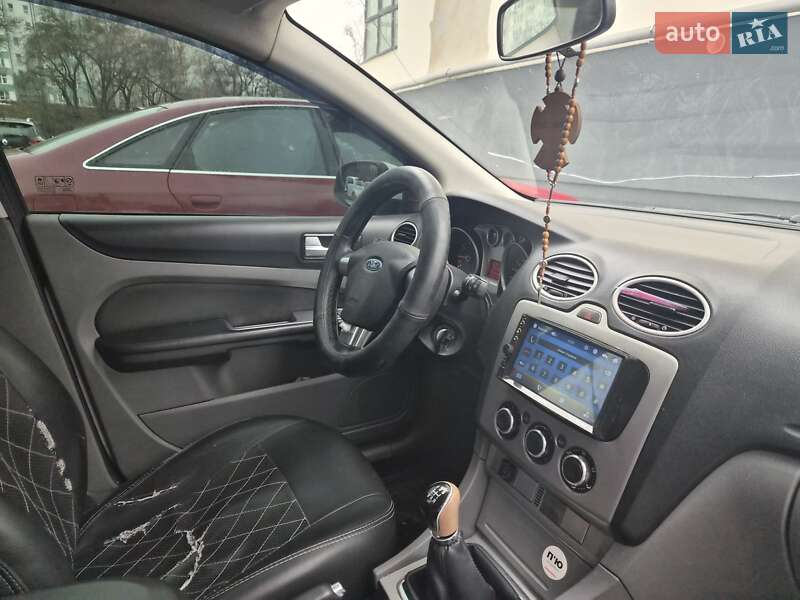 Хэтчбек Ford Focus 2010 в Ивано-Франковске