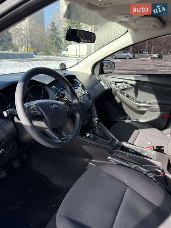 Седан Ford Focus 2016 в Лозовій