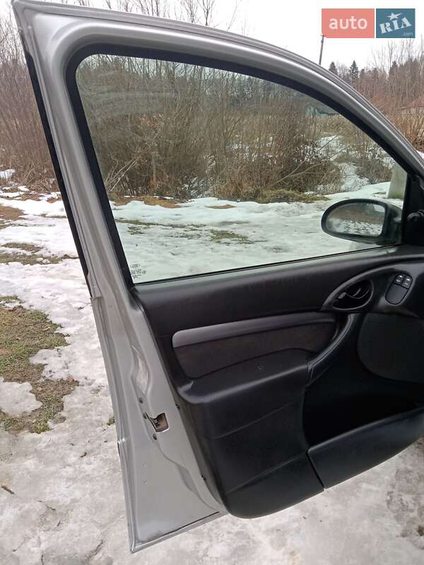 Универсал Ford Focus 2003 в Черновцах