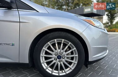 Хэтчбек Ford Focus 2014 в Владимире