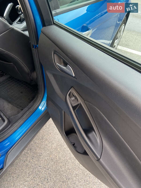 Седан Ford Focus 2013 в Вишневом