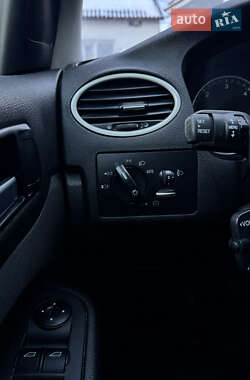 Хэтчбек Ford Focus 2005 в Львове