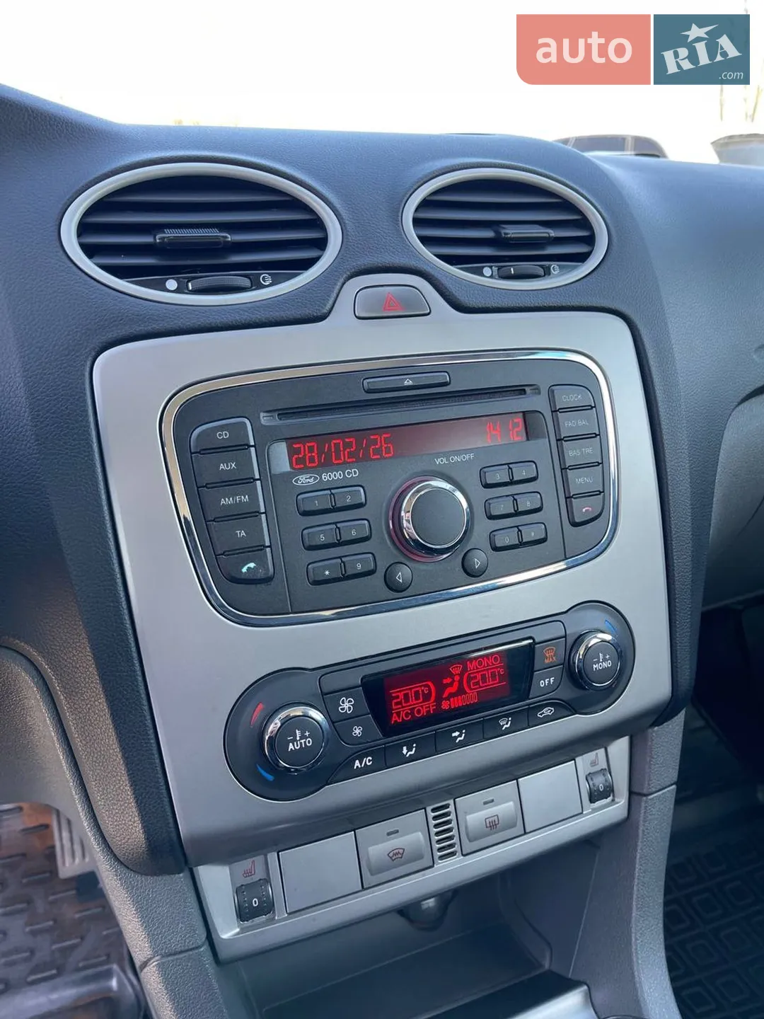 2010 Ford Focus - мініатюра 18