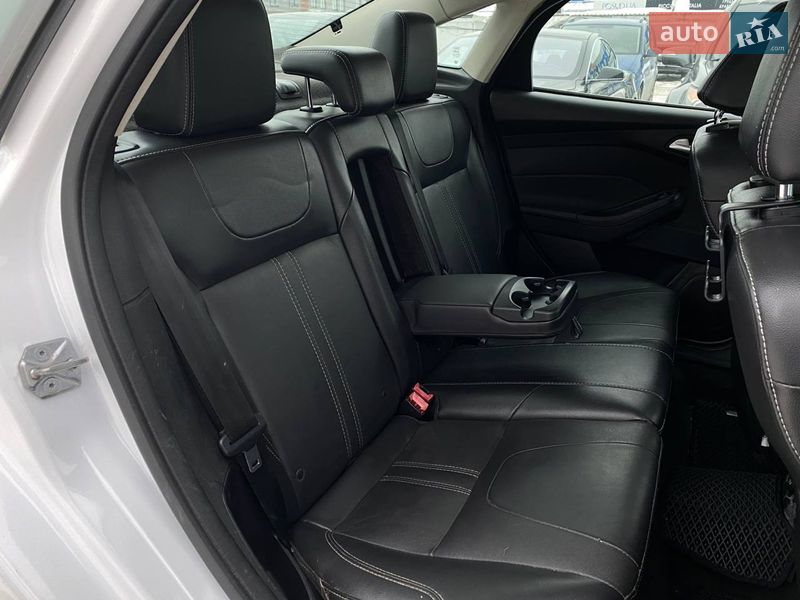 Седан Ford Focus 2014 в Киеве фото 22 Седан Ford Focus 2014 в Киеве