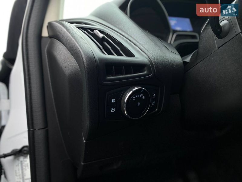 Седан Ford Focus 2014 в Киеве фото 25 Седан Ford Focus 2014 в Киеве