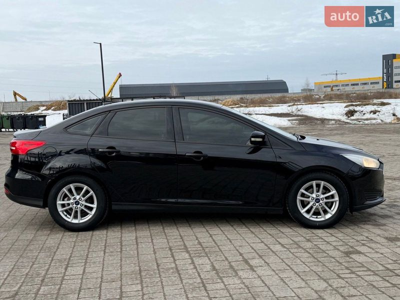 Седан Ford Focus 2015 в Бучі