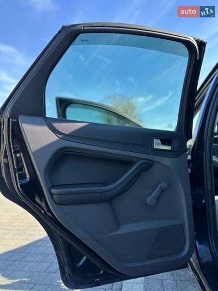 Хетчбек Ford Focus 2006 в Самборі