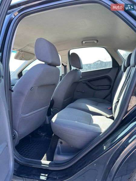 Хетчбек Ford Focus 2006 в Самборі