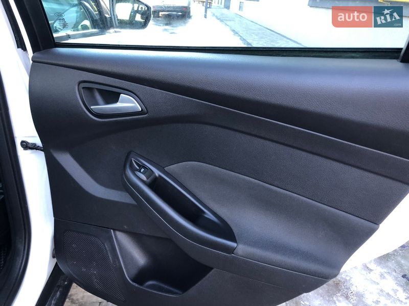 Хэтчбек Ford Focus 2015 в Львове