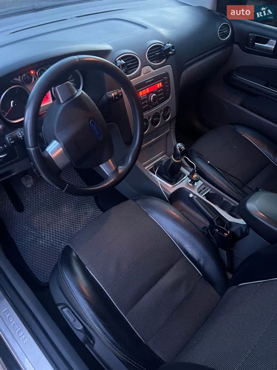 2010 Ford Focus - мініатюра 6