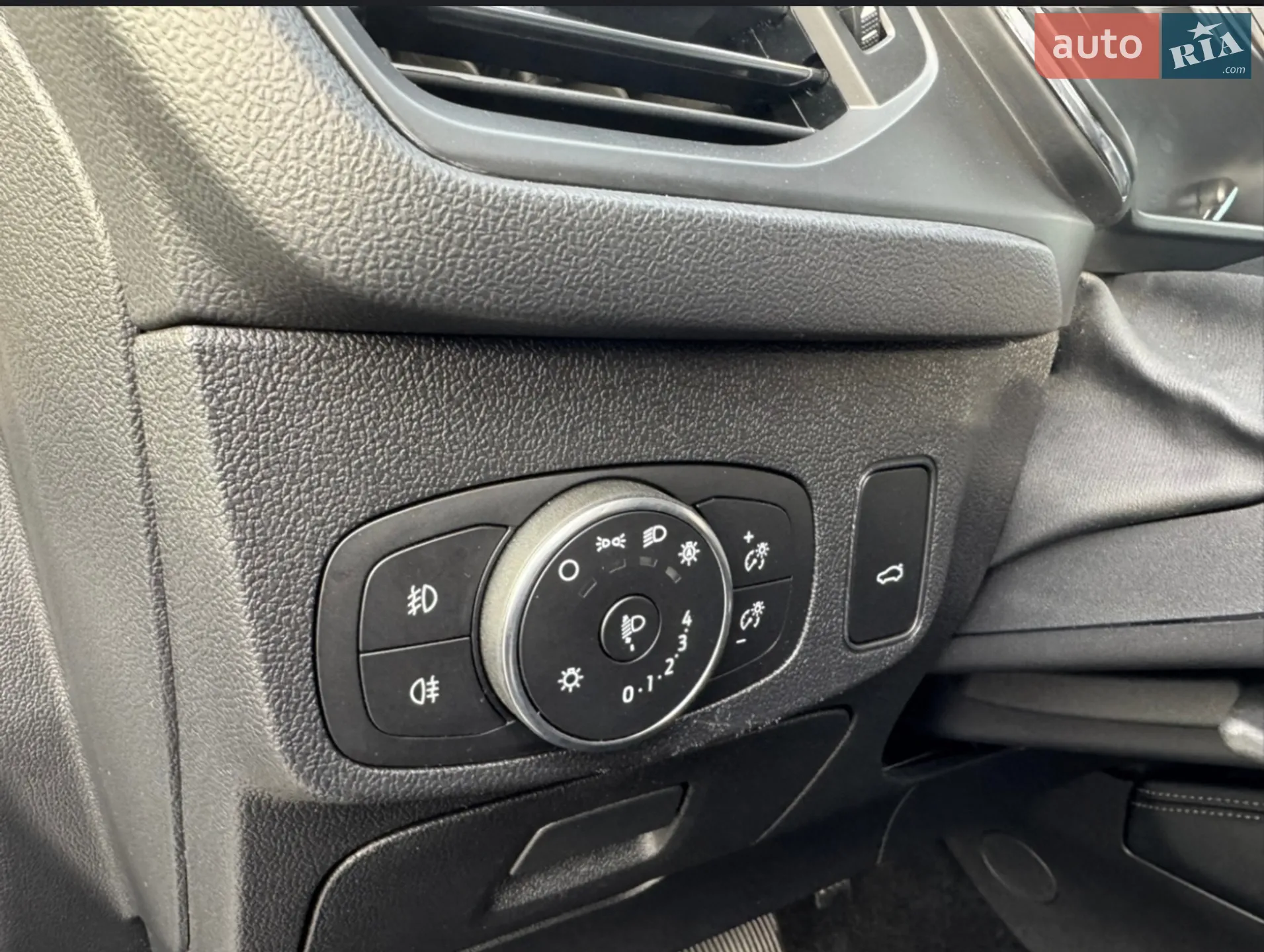 2019 Ford Focus - мініатюра 25