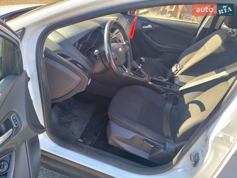 Універсал Ford Focus 2016 в Бурштині