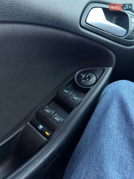 Хетчбек Ford Focus 2015 в Івано-Франківську