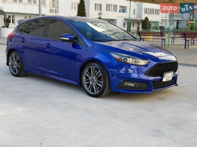 Хэтчбек Ford Focus 2015 в Одессе
