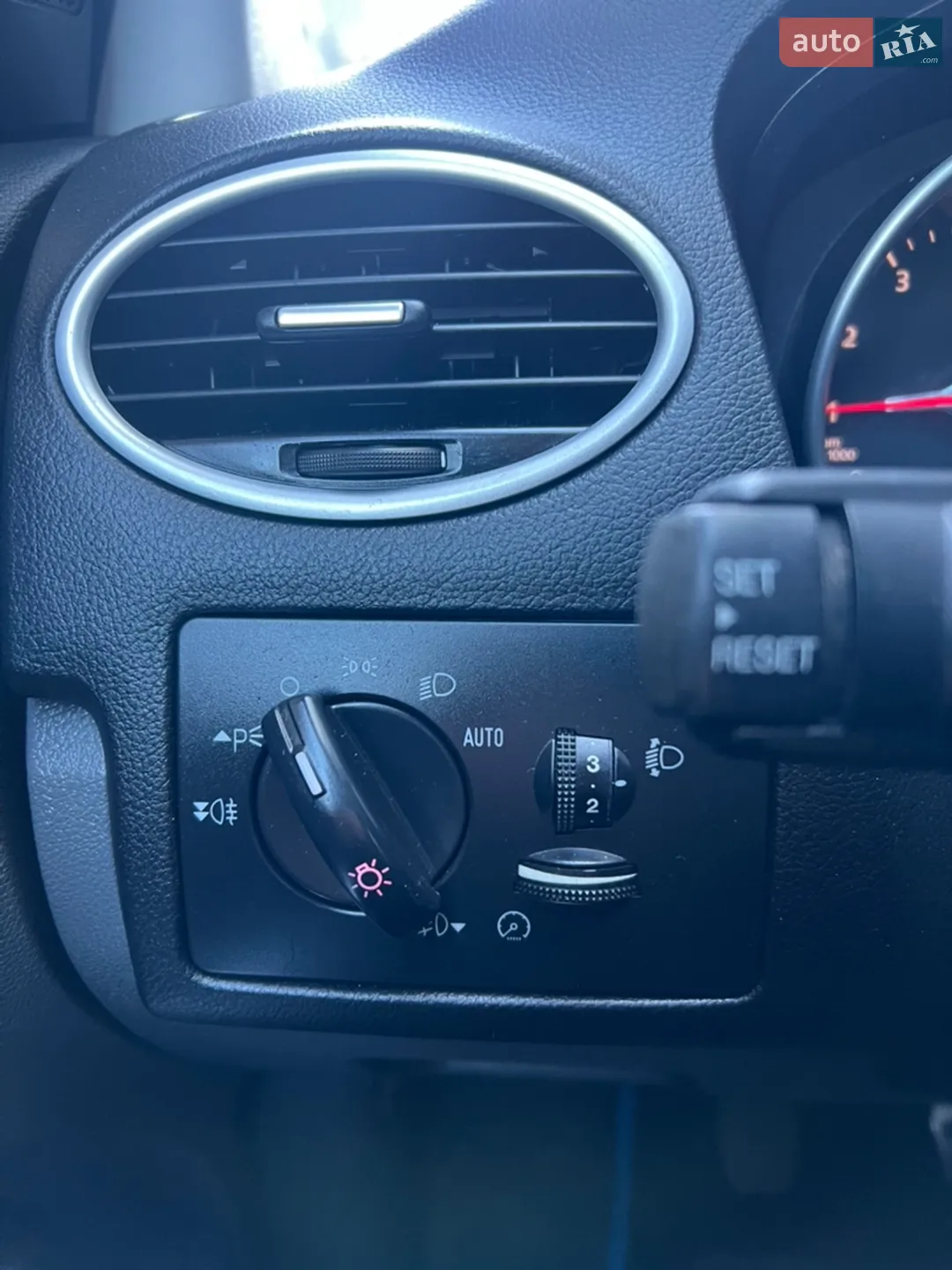 2010 Ford Focus - мініатюра 29