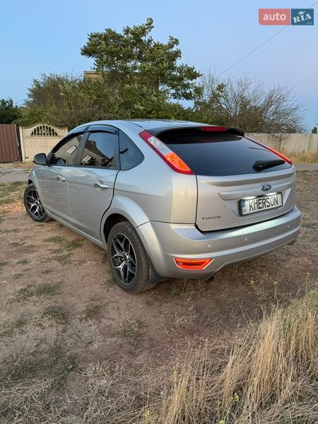 Хэтчбек Ford Focus 2011 в Очакове