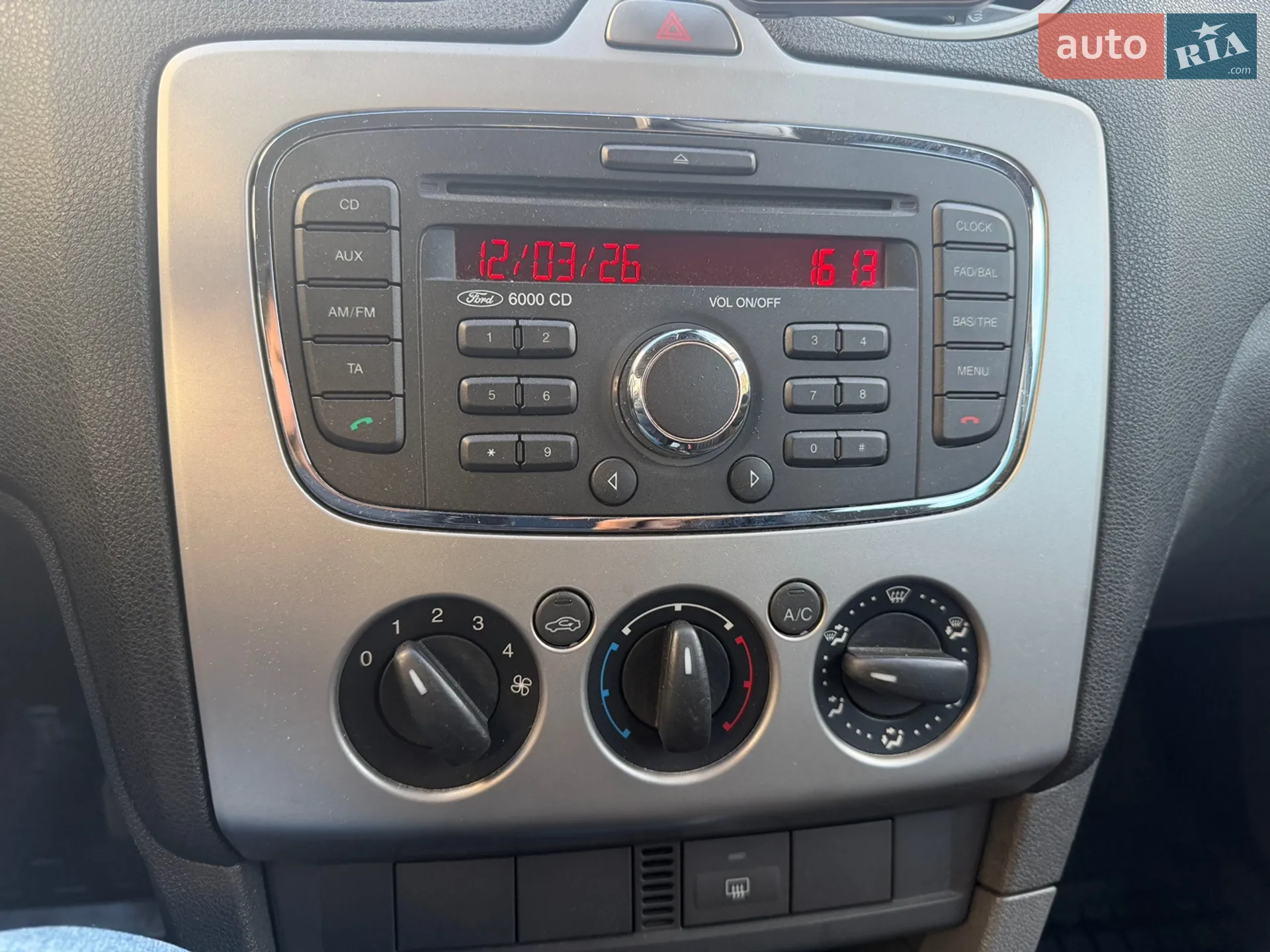 2010 Ford Focus - мініатюра 5