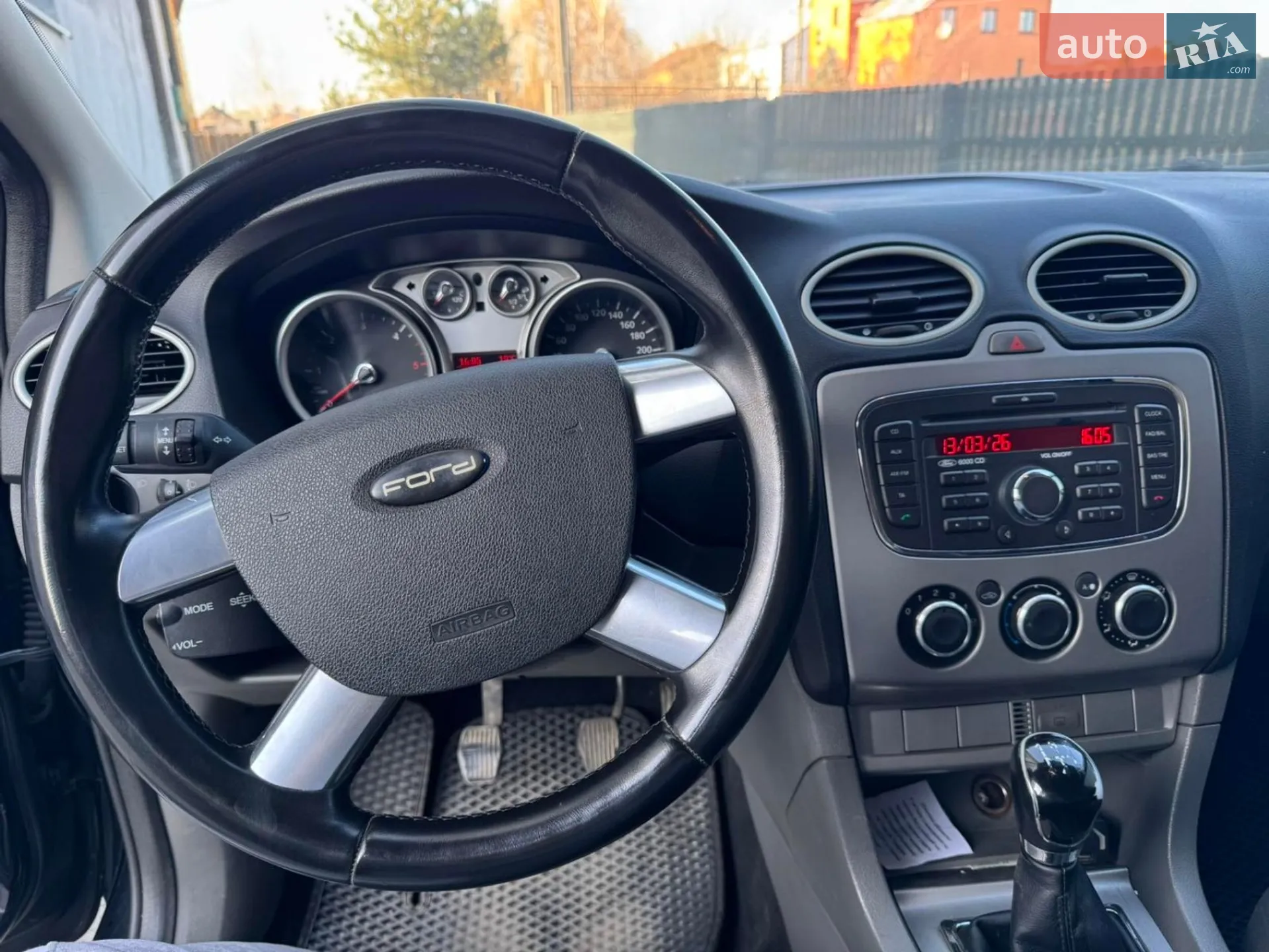 2010 Ford Focus - мініатюра 15