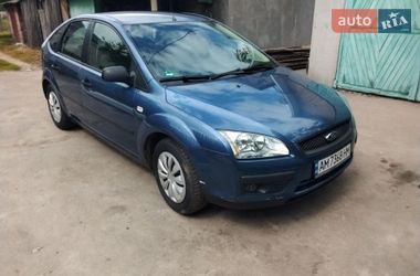 Хэтчбек Ford Focus 2006 в Пулинах