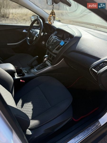 Хетчбек Ford Focus 2014 в Житомирі