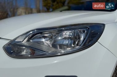 Хетчбек Ford Focus 2014 в Житомирі