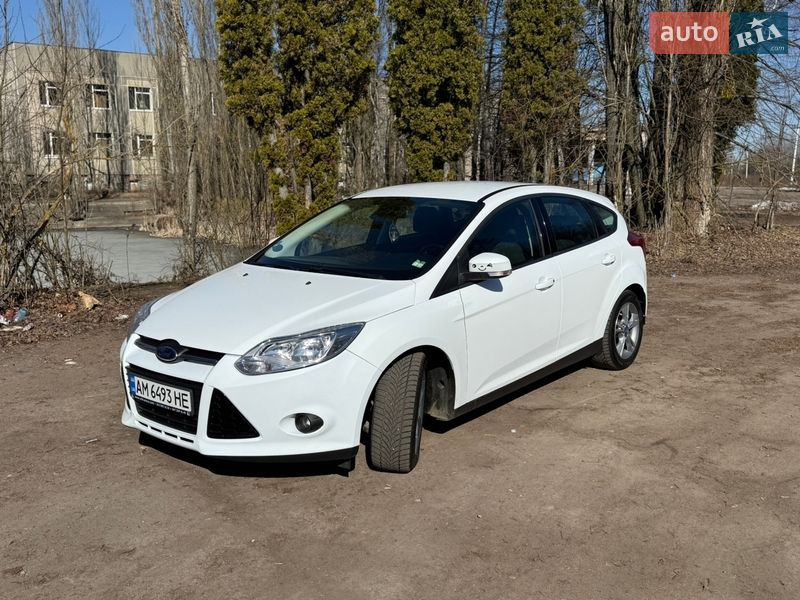 Хетчбек Ford Focus 2014 в Житомирі