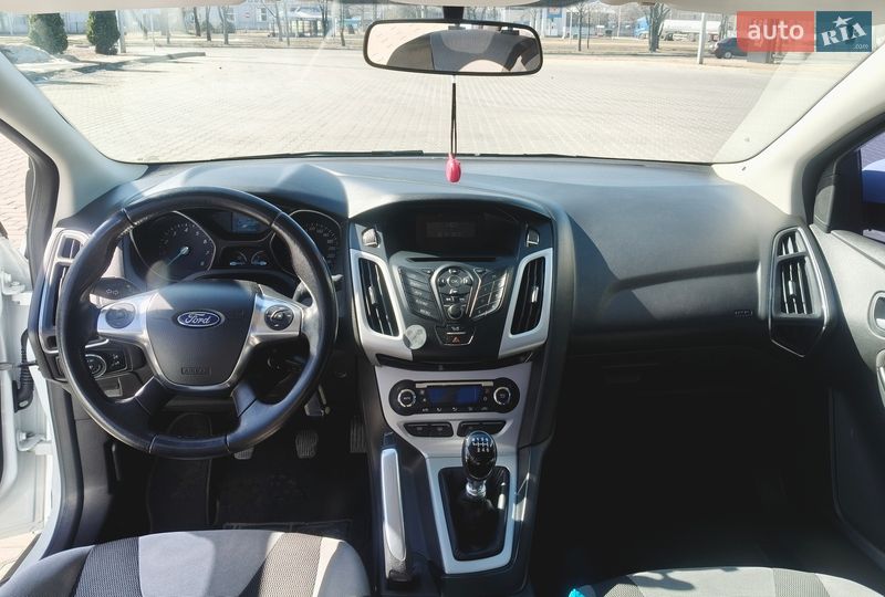 Седан Ford Focus 2013 в Кременчуці фото 8 Седан Ford Focus 2013 в Кременчуці