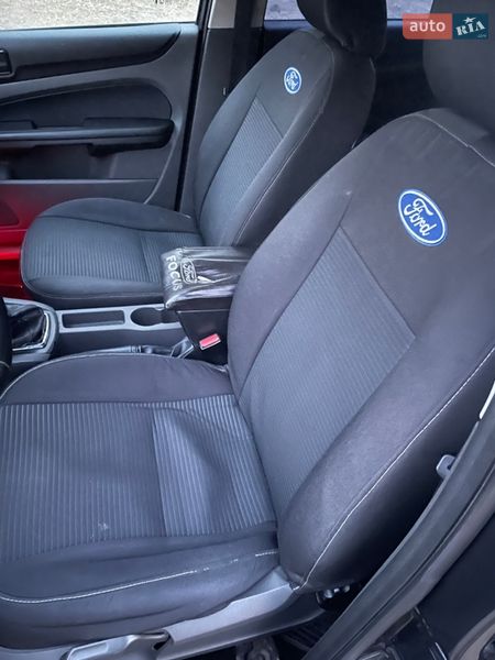 Хэтчбек Ford Focus 2007 в Каменском