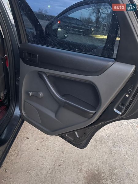 Хэтчбек Ford Focus 2007 в Каменском