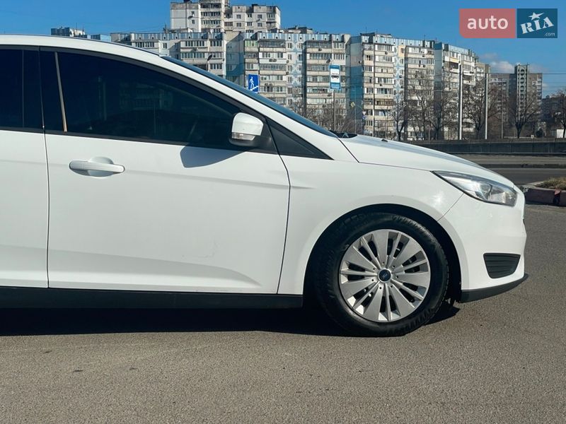 Хэтчбек Ford Focus 2017 в Киеве