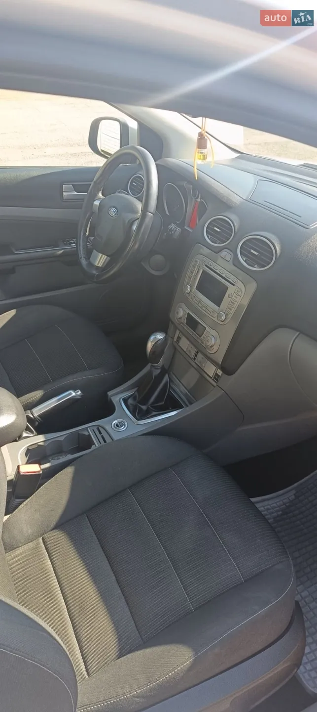 2010 Ford Focus - мініатюра 16