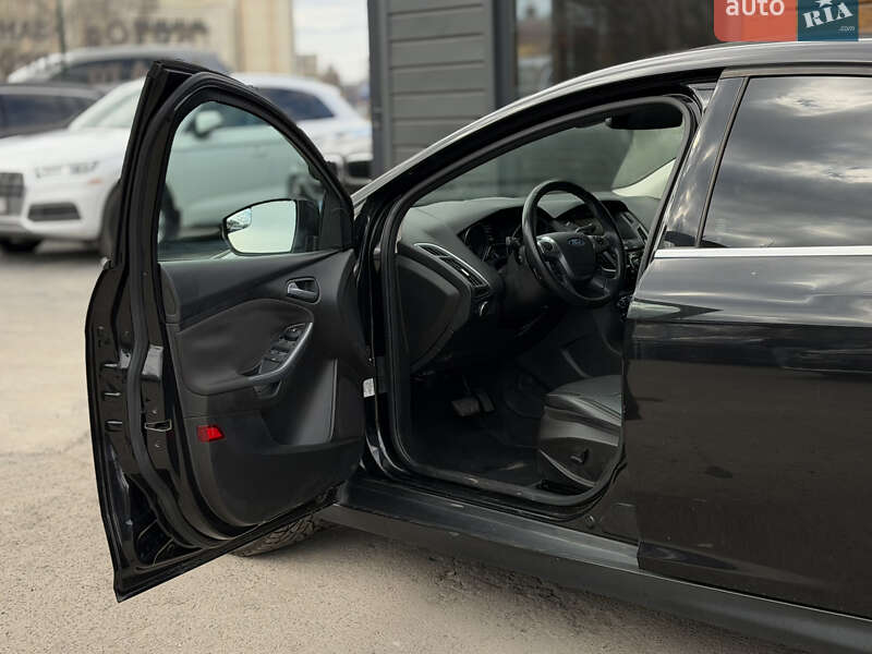 Хэтчбек Ford Focus 2012 в Шептицькому