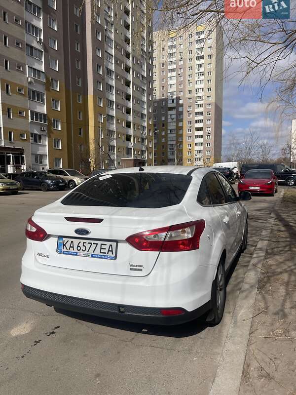 Седан Ford Focus 2013 в Киеве фото 6 Седан Ford Focus 2013 в Киеве