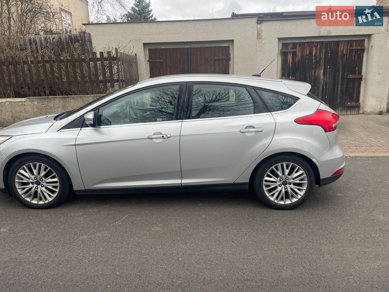 Хэтчбек Ford Focus 2015 в Киеве