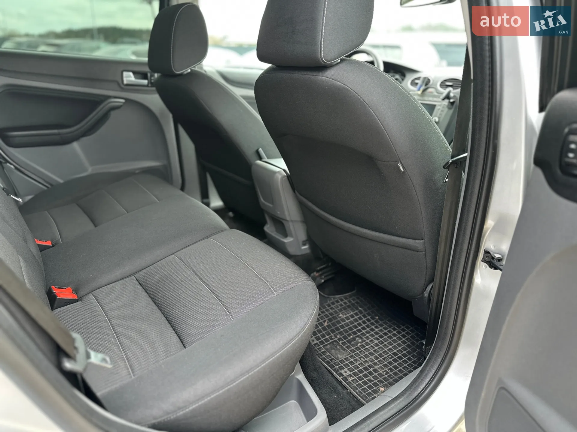 2010 Ford Focus - мініатюра 21