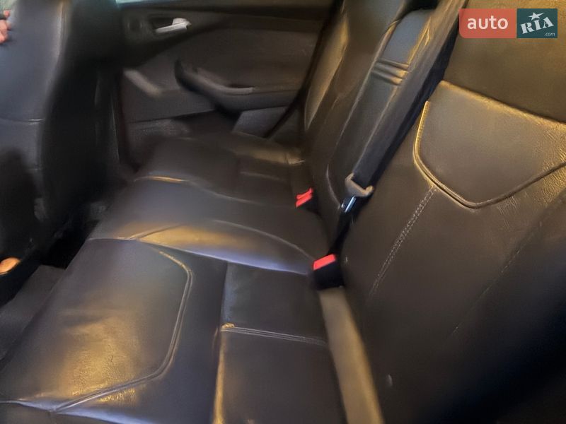 Седан Ford Focus 2016 в Сумах