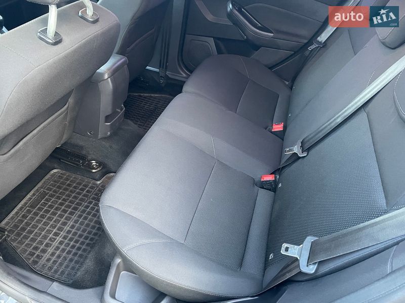 Універсал Ford Focus 2015 в Золочеві