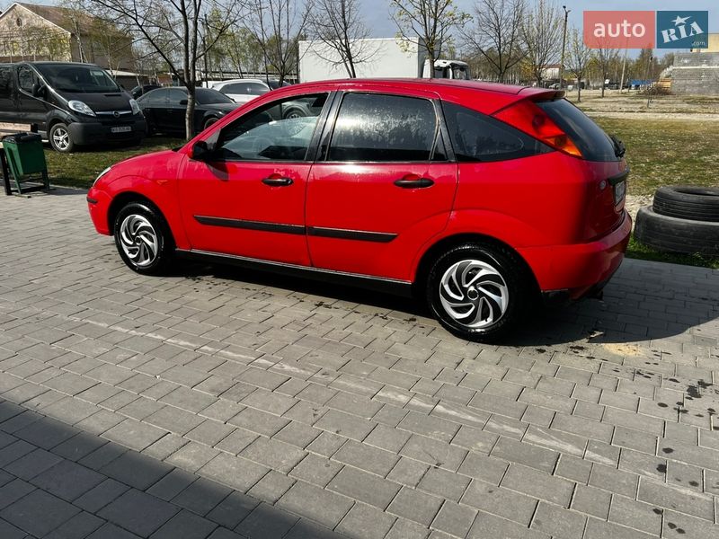Хетчбек Ford Focus 2002 в Виноградові