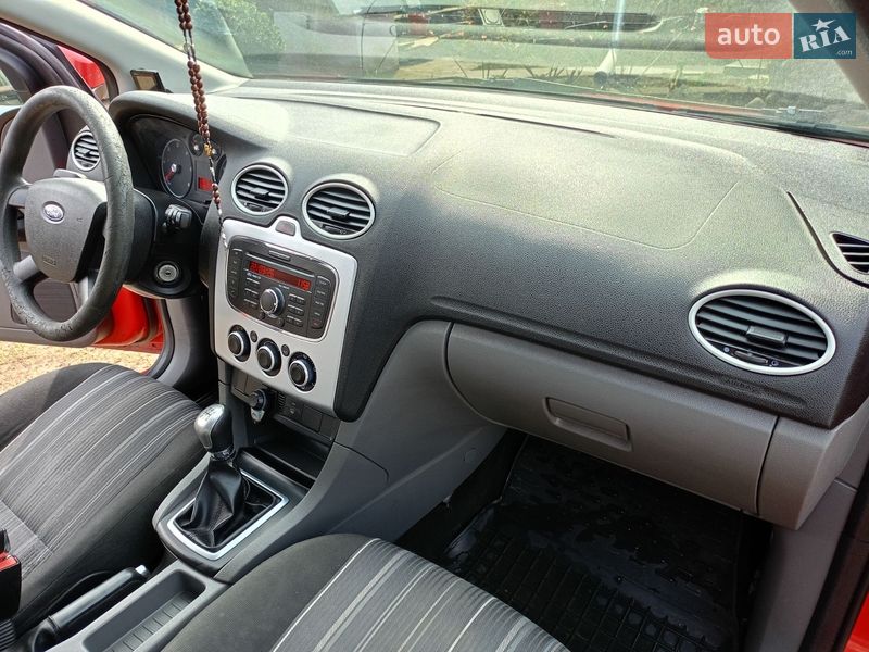 Хэтчбек Ford Focus 2010 в Бродах