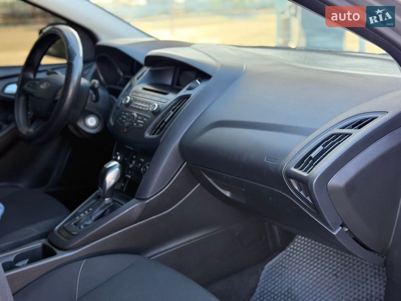 Хетчбек Ford Focus 2015 в Дніпрі