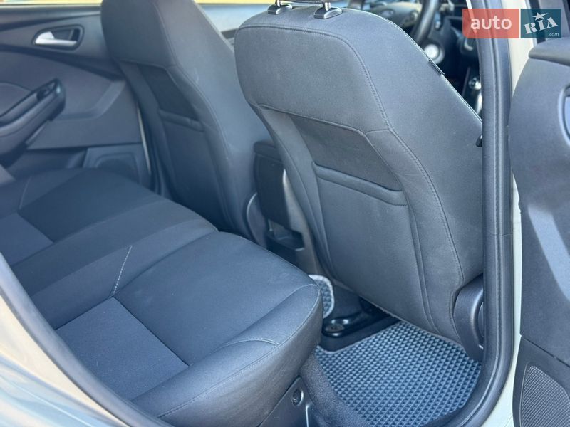 Хетчбек Ford Focus 2015 в Дніпрі