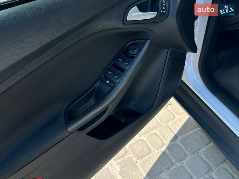 Седан Ford Focus 2017 в Львове