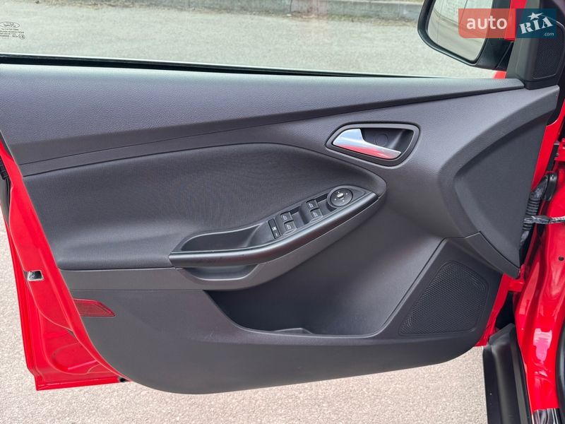 Хэтчбек Ford Focus 2011 в Киеве