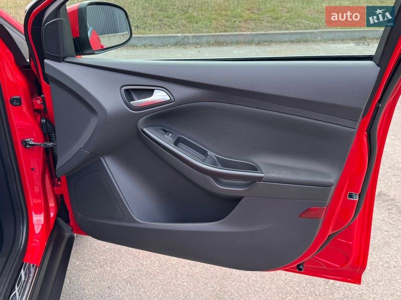 Хэтчбек Ford Focus 2011 в Киеве